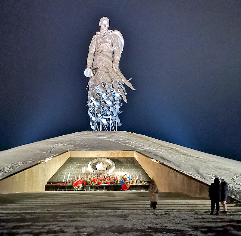 Монумент советскому солдату подо Ржевом